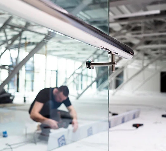 Pinewood, FL highly skilled glass repair technicians